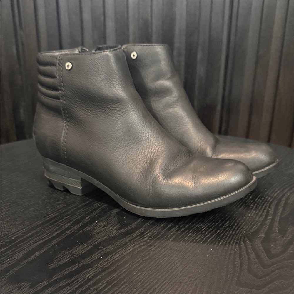 Sorel Danica Leather Ankle Boots